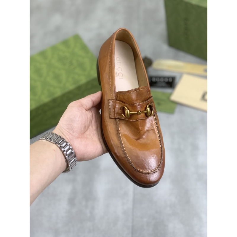 G*u*i leather shoes